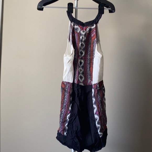 Cute romper from Urban Outfitters. - Picture 2 of 3